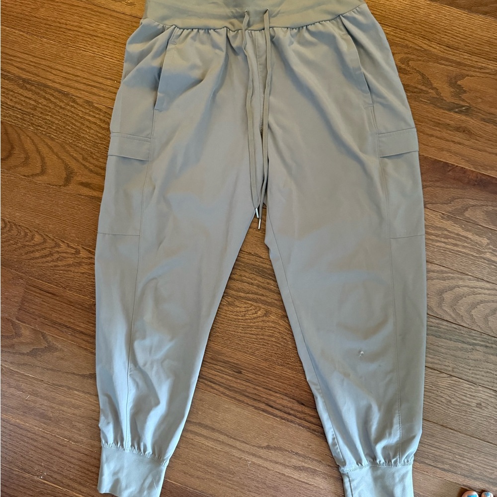 CALIA by Carrie Underwood Gray Ankle Pants
